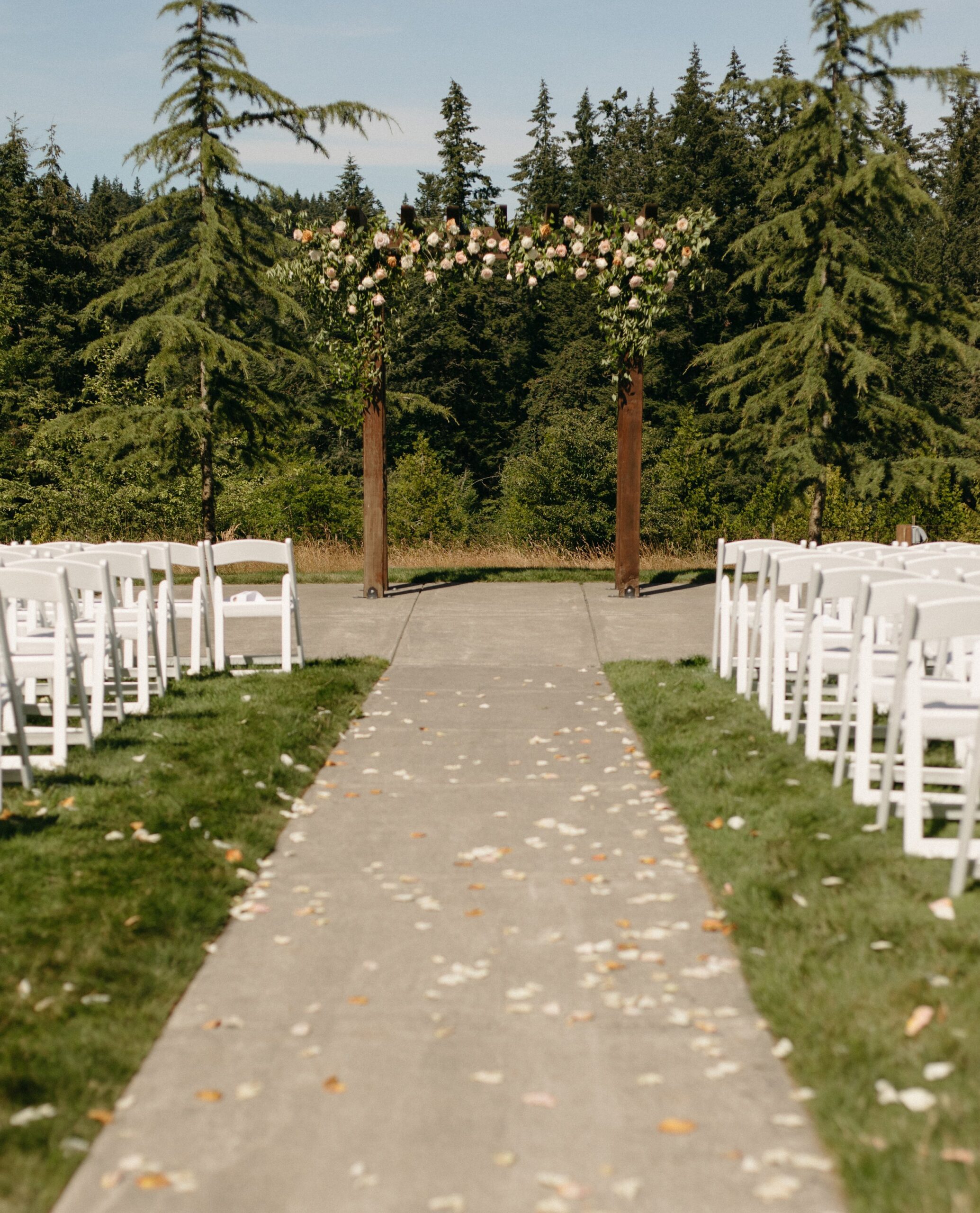 wedding alter at wedding venue in Oregon