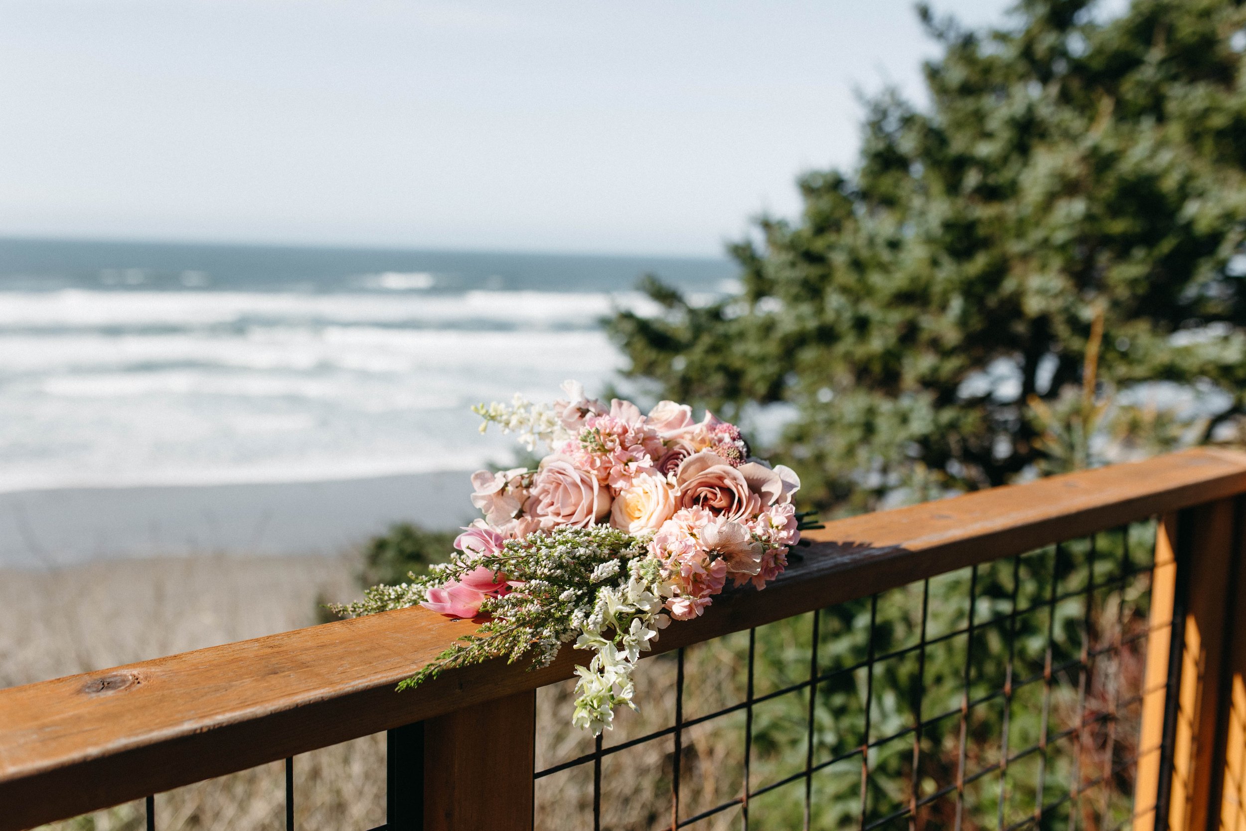  Oregon coast elopement, film photography, arch cape, bouquet 